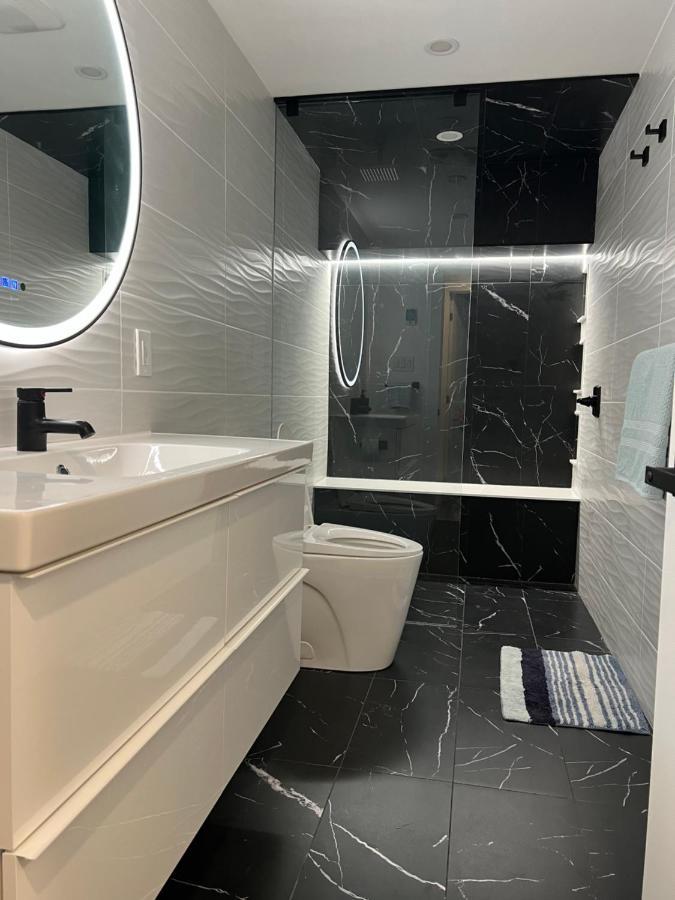 The Croft House - 2 Bedroom 1 Bathroom Suite Burlington Esterno foto